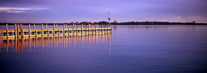 metung-lakepier-goldS-1000.jpg