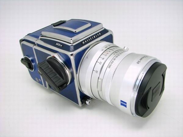 Hasselblad 503CW Blue Limited Edition-02.jpg