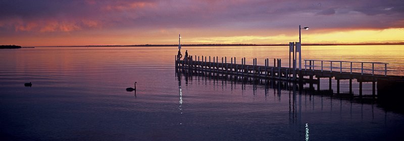 metung-lakepier-pinkW-1000.jpg