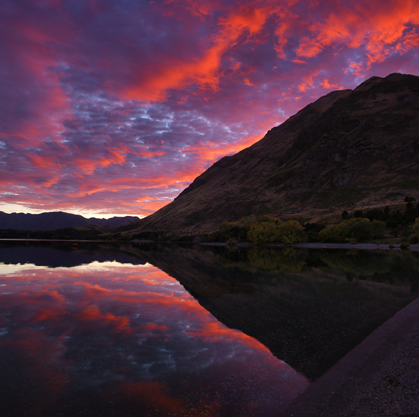 Glendu Sunrise vertt pan small.jpg